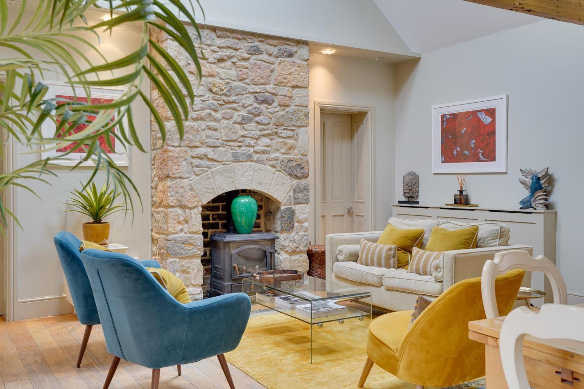 Pope Lodge: Stunning Stone Coach House Conversion Алнмут Экстерьер фото