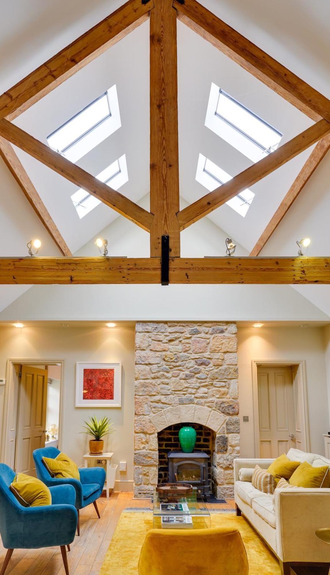 Pope Lodge: Stunning Stone Coach House Conversion Алнмут Экстерьер фото